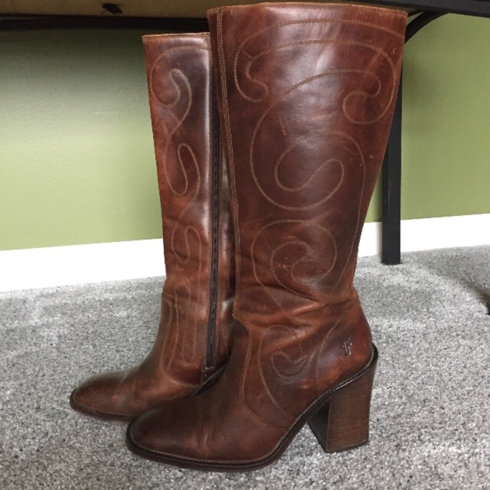8.5 Frye brown detailed leather